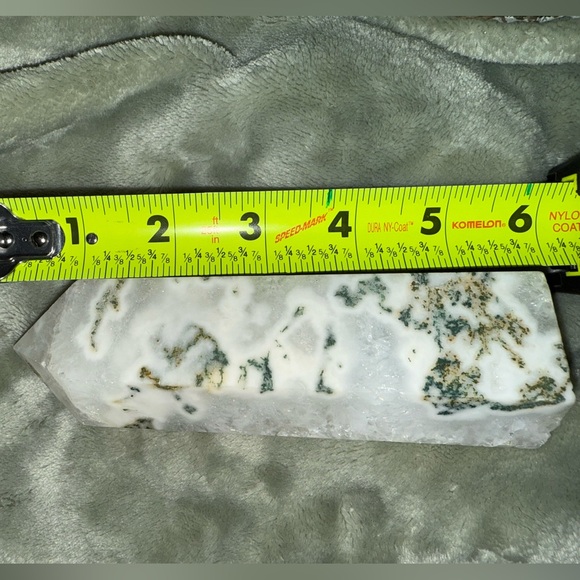 Other - Green and White Crystal Point